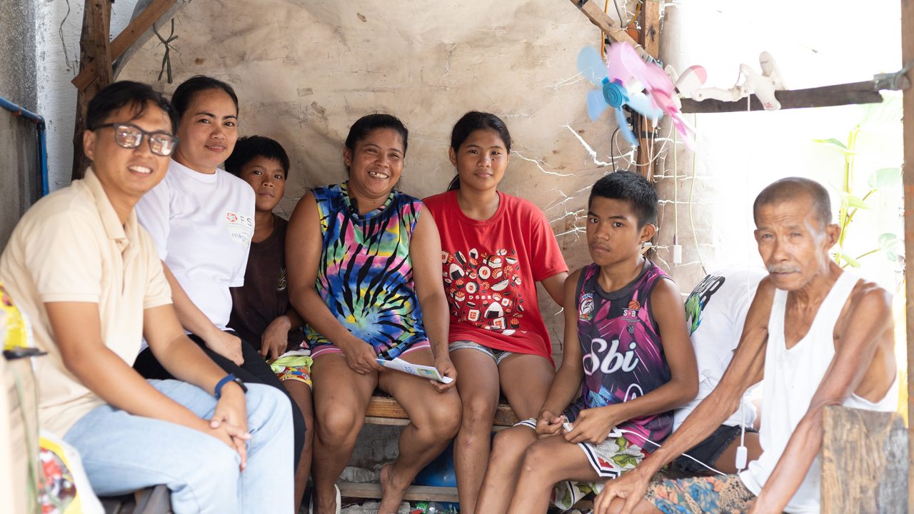 Migrasia-Team-with-client-repatriated-from-Saudi-Arabia-and-reunited-with-her-family